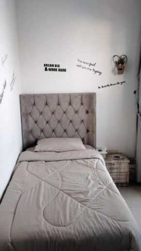 Elegant Sea View Cozy room with Private Balcony - Room inside Apartment